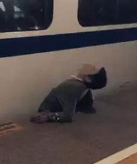 �Ͼ���վһ���ӱ�������վ̨��϶��