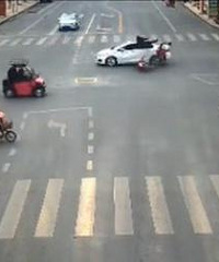 үү�ﳵ����Ů��ѧ������Ʊ�ײ��