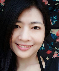 笑容甜死了!她是朋友眼中的古典美女!