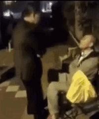 �ܶ��ھ������֣������������ɳ����ſڻ����¿�ˮ��Ȼ�󶼱�����