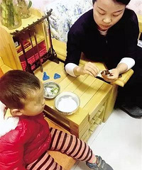 ��λ�ֳ̰��׻��ˣ���һ���������׶�԰������Ȼ�ʹ���ѧУ