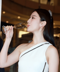 白浅下凡!刘亦菲扮公主喝酒破怀孕传闻