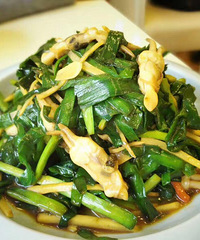 "#杭城夜宵#这店汇聚最多种类的虾菇做法"