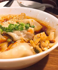 老板为了纪念爱情开了这家店 被撒狗粮