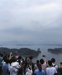 “游客照大赛”一触即发,阳光沙滩美女下次能不拍就不拍了