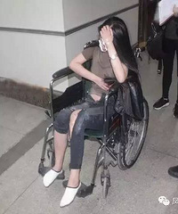 90����ģ��������ײ��·�ˣ�һ�����ˣ��ֳ���ҡҡ�λ����ǲ��塭