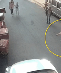 2����ͯ3¥׹�� Сѧ��ͽ��׷��