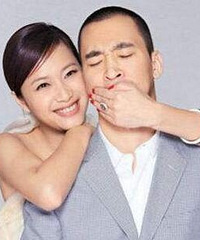 徐静蕾晒画作不忘秀恩爱 称黄立行为偶像