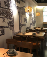 师哥开了家诗歌餐厅,人特局气,炖锅很入味