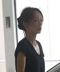 “小三”女星抛弃女儿恢复单身 紧贴珠宝小开密谋三嫁