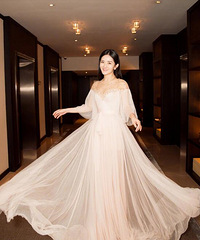 谢娜也晒酒店走廊照 太阳女神美出天际