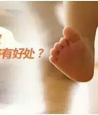 "宝宝一光脚婆婆就给穿袜子,会着凉?事实真"