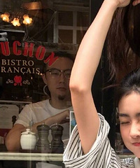 ��һȺ·��Ϸ��ǿ���뾵��һ��ʲô���ĸϽţ���������Ц������