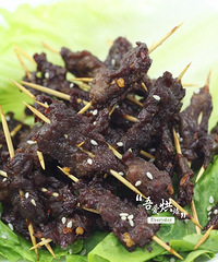 不用一滴油就能炸出来的牙签牛肉,给您当下酒菜可好呢?
