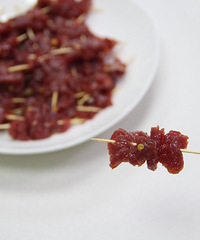 不用一滴油就能炸出来的牙签牛肉,给您当下酒菜可好呢?