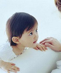 "小孩不爱叫人怎么办?3个方法来引导孩子~"