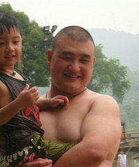 小家碧玉变汉子了