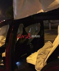 杭州一特斯拉准新车出事!8个安全气囊全弹了出来