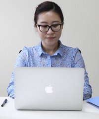 "女白领因高度近视险丢工作,艾格眼科ICL手术帮大忙"