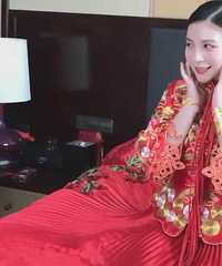 跳水CP大婚:何姿美若天仙 秦凯深情献吻(图)
