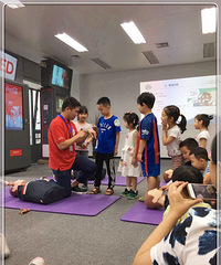 【亲子嘉年华回顾贴】“关爱生命 科学施救”亲子急救知识培训