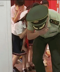 �գ�һС��ͻ����� �����к�����������