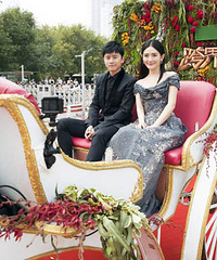 《跨界》张杰谢娜携手红毯 眼神宠溺甜出少女心