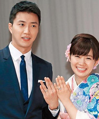 当妈妈啦!老公报喜福原爱怀孕 晒娃娃透露是女孩