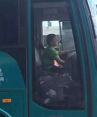 10��ġ���˾����͵͵���ߴ�ͣ���ͷ��ʻ�����Сʱû���£�