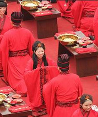 "新人给化妆师多少钱红包合适 如何挑选一个好的化妆师 ?"