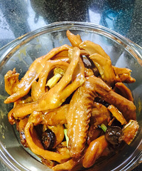 酱油糖焖鸭掌翼