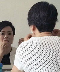看着毛毛姐的脖子 莫名戳中我的笑点