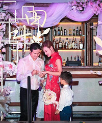 组图:惊喜!田亮跳水花式送钻戒 庆结婚十周年
