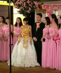 女儿出嫁,陪嫁两亿,金子挂满全身,豪车超跑作陪