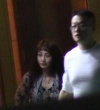 姚笛说了两个字甜蜜承认恋情 此刻的她看起来很幸福