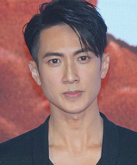 吴尊到全裸海滩度假还晒出这照片