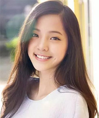 欧阳娜娜获最具人气新锐女演员 感恩母爱实力宠妹