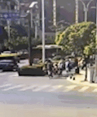 古墩路店面煤气瓶爆炸!