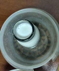 蛋炒饭,面包,牛奶,米粉干,凤爪,3个人