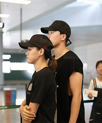 离婚后才知道谁是真爱 现在成连体婴了