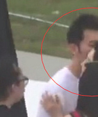 越爱越高调 当众kiss也不难为情