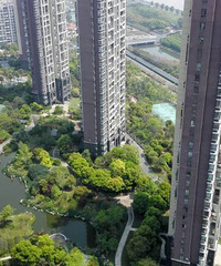 下沙江滨地铁口,世茂一期精装套房出租