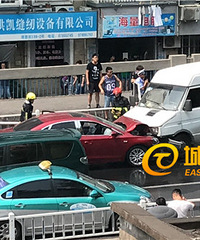 突发!清泰街轿车压双黄线撞上客车 宝宝座椅飞出