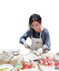 赵薇新综艺《中餐厅》:“小燕子”已成展翅大鹏