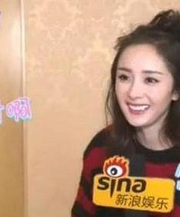 杨幂遇刁钻问题还能微笑回答,怪不得能红这么久