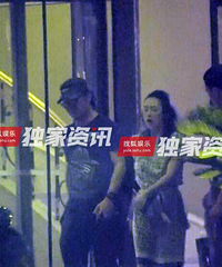 独家:章子怡汪峰泡会所至凌晨 买冰棍提神