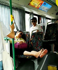 99路去景芳路上,我劝她让个座却被一顿臭骂!