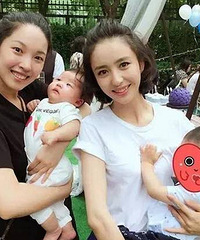 跟儿子在一起很开心 希望女神真的幸福
