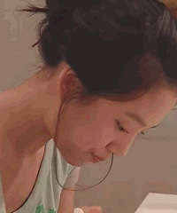 ��������һ���VS����һ���ڼҳԷ�