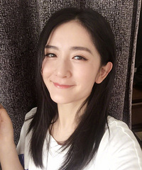 谢娜伤后晒自拍称想念大家 网友:我们都在等你!